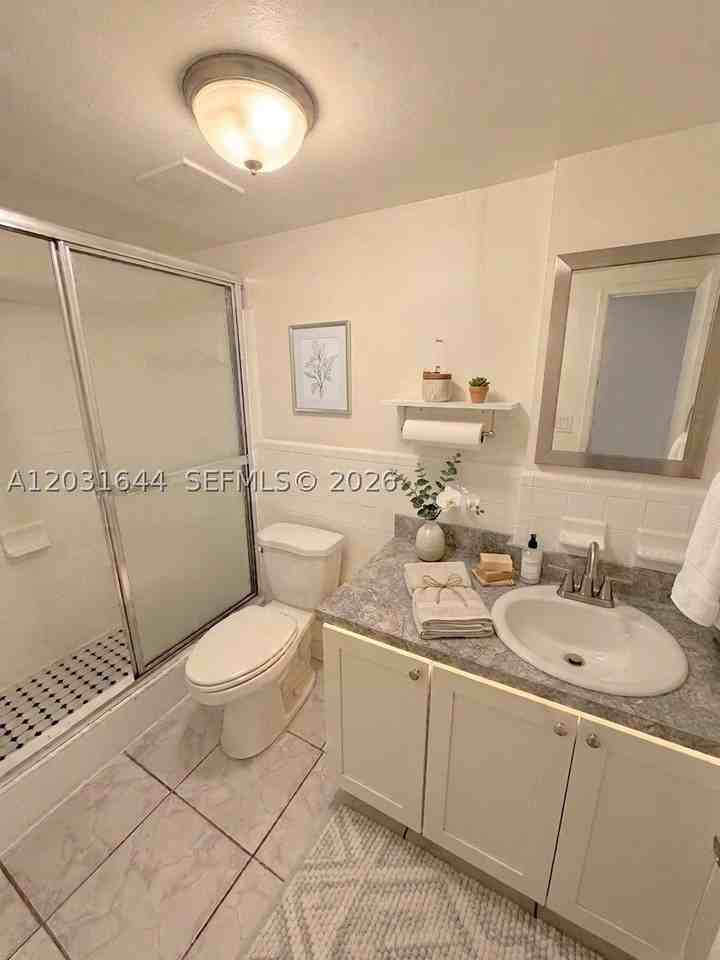 2745 W Okeechobee Rd #5 - Photo 4 of 5