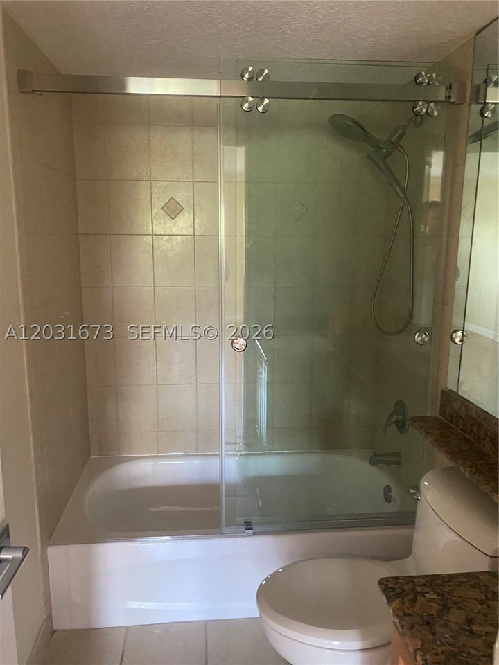 151 Ne 16th Ave #334 - Photo 5 of 34