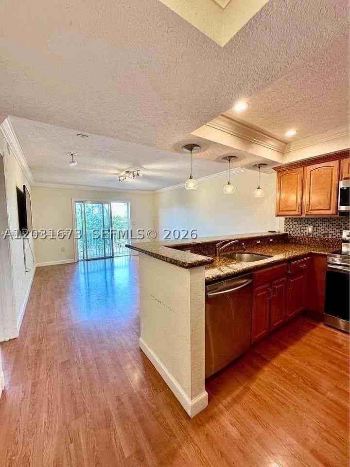 151 Ne 16th Ave #334 - Photo 7 of 34