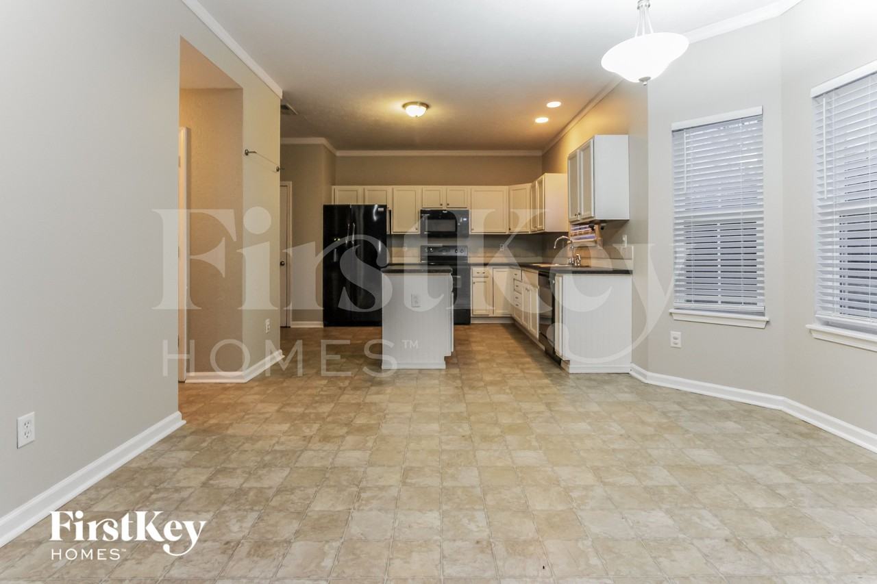 4700 Cork Ct - Photo 6 of 16