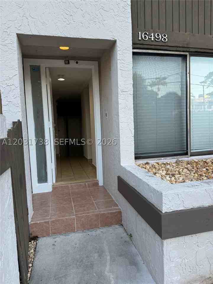 16498 Ne 26th Ave #12 - Photo 2 of 24