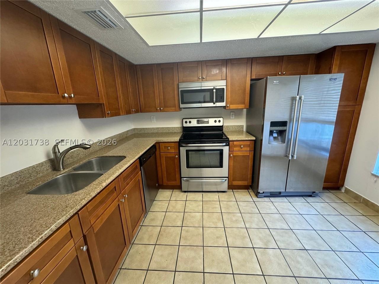 16498 Ne 26th Ave #12 - Photo 6 of 24