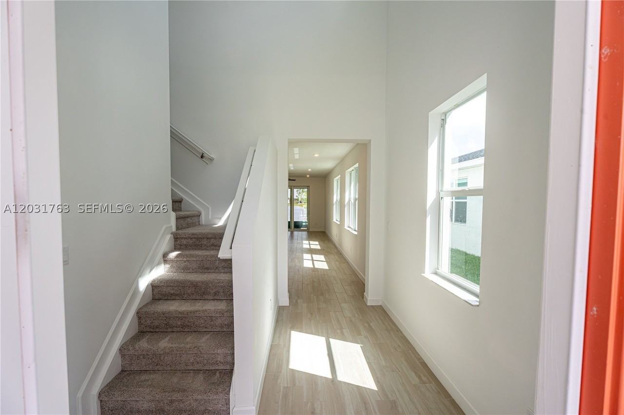 3506 Harborside Ave - Photo 4 of 50