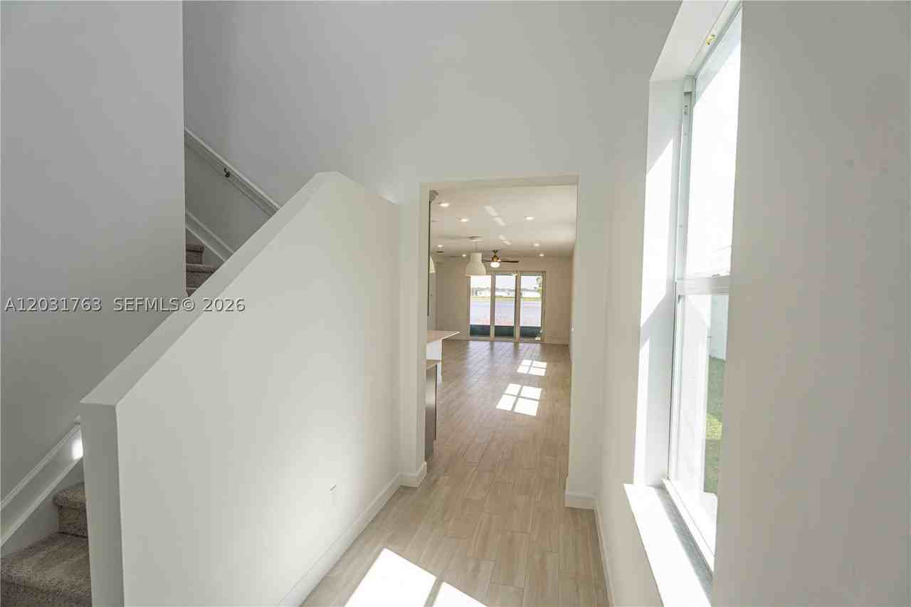 3506 Harborside Ave - Photo 5 of 50