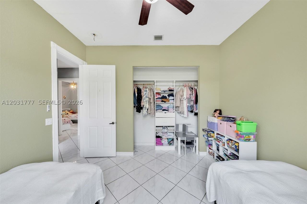 8908 Nw 40th St - Photo 6 of 40