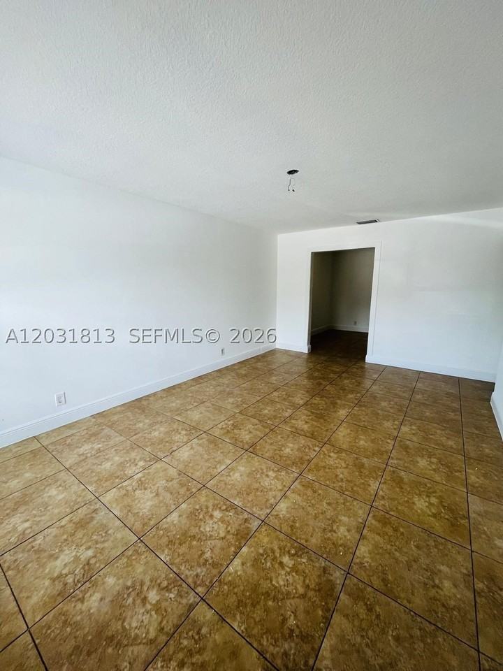 7701 Sw 10th Ct #1A - Photo 6 of 15