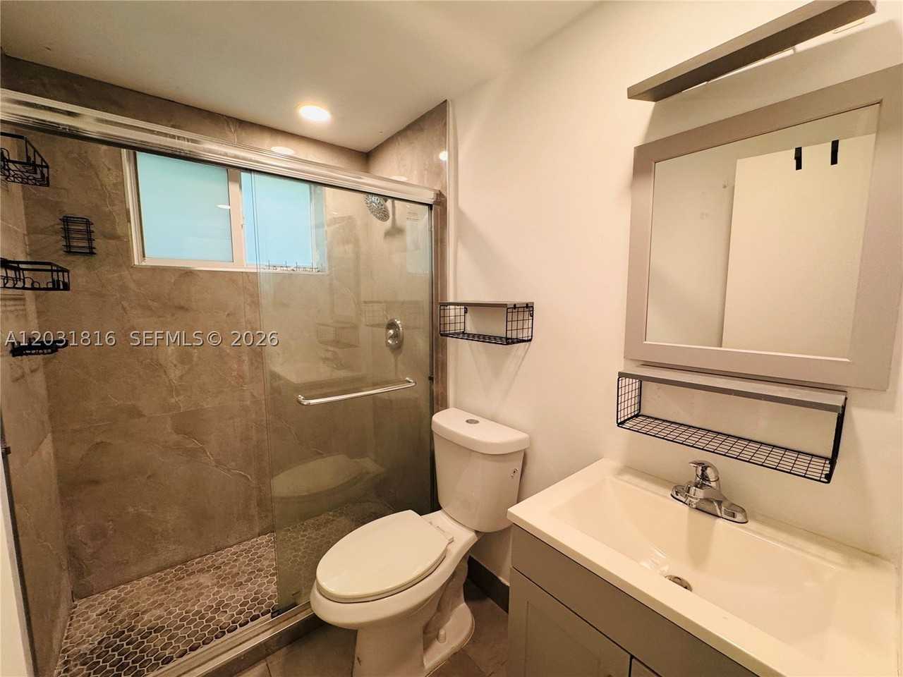 75 Washington Ave #10 - Photo 3 of 9