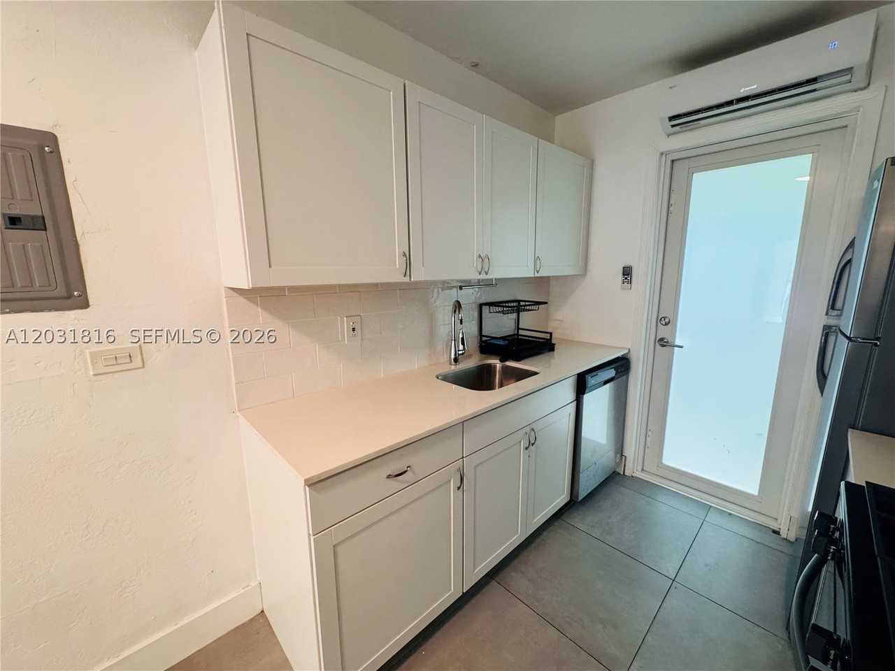 75 Washington Ave #10 - Photo 7 of 9