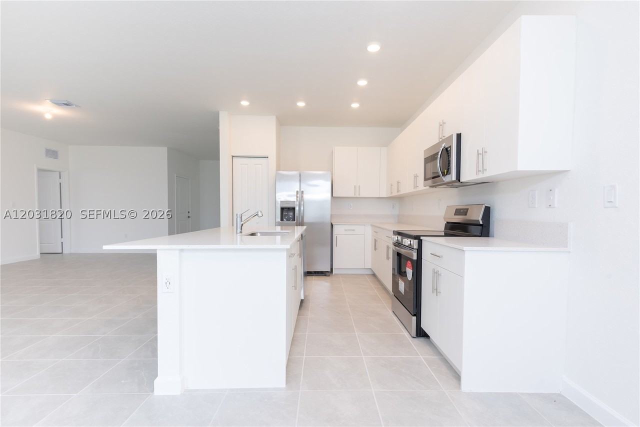 2636 Se 8th Ct - Photo 4 of 50