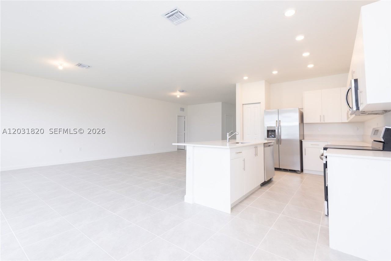 2636 Se 8th Ct - Photo 5 of 50