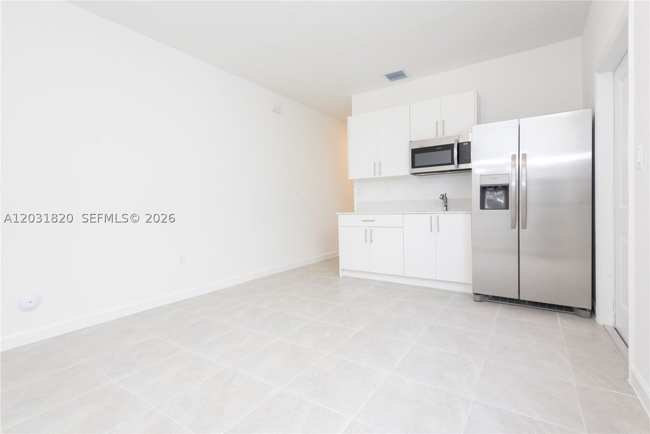 2636 Se 8th Ct - Photo 7 of 50
