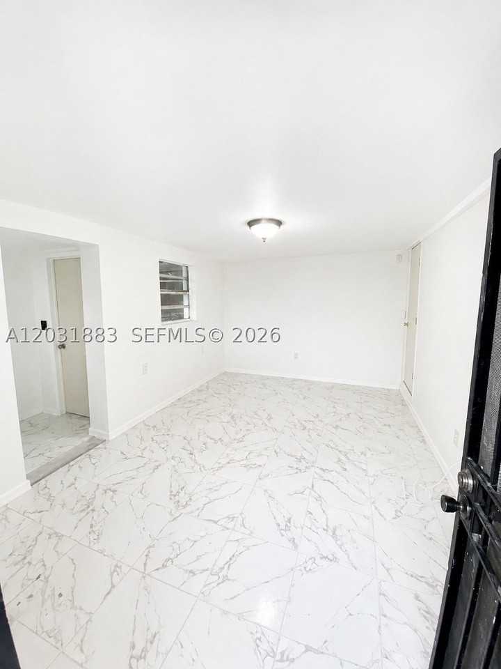 15720 Nw 28th Pl - Photo 2 of 4