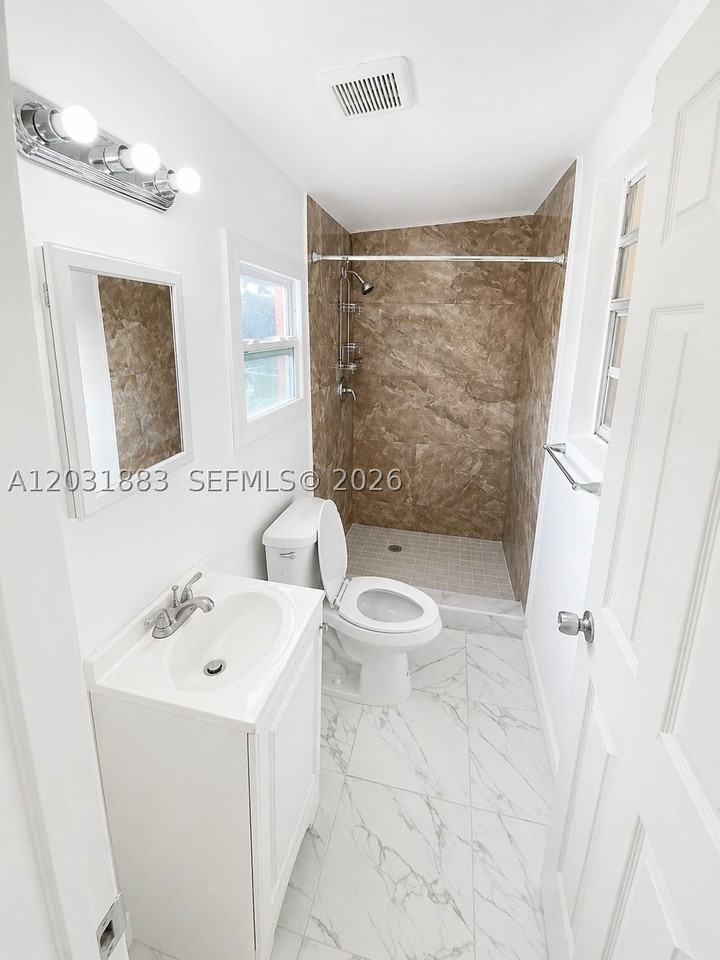 15720 Nw 28th Pl - Photo 4 of 4