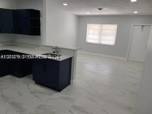 590 Ne 20th St #1 - Photo 5 of 11