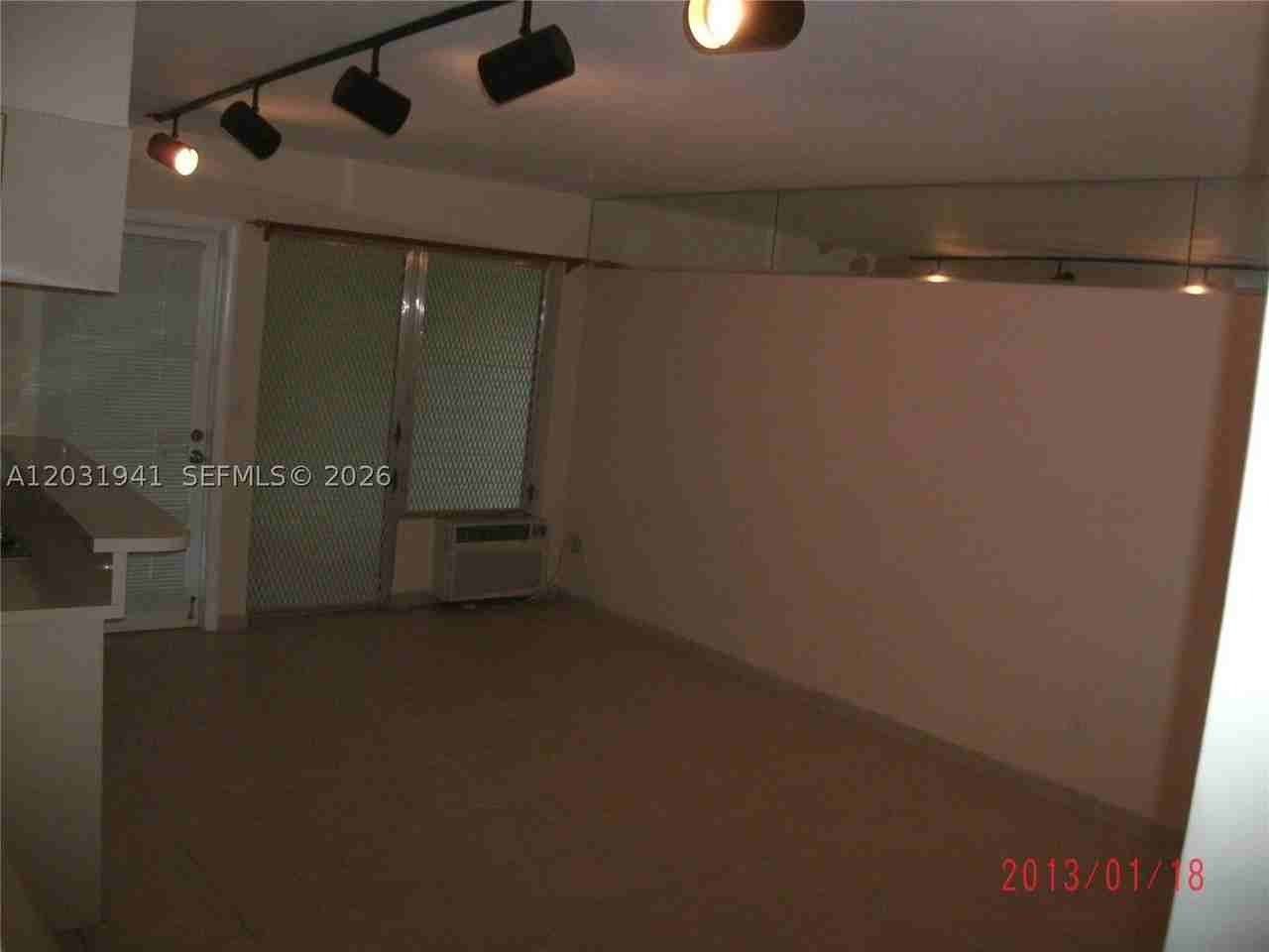 2700 Ne 135th St #30 - Photo 5 of 14