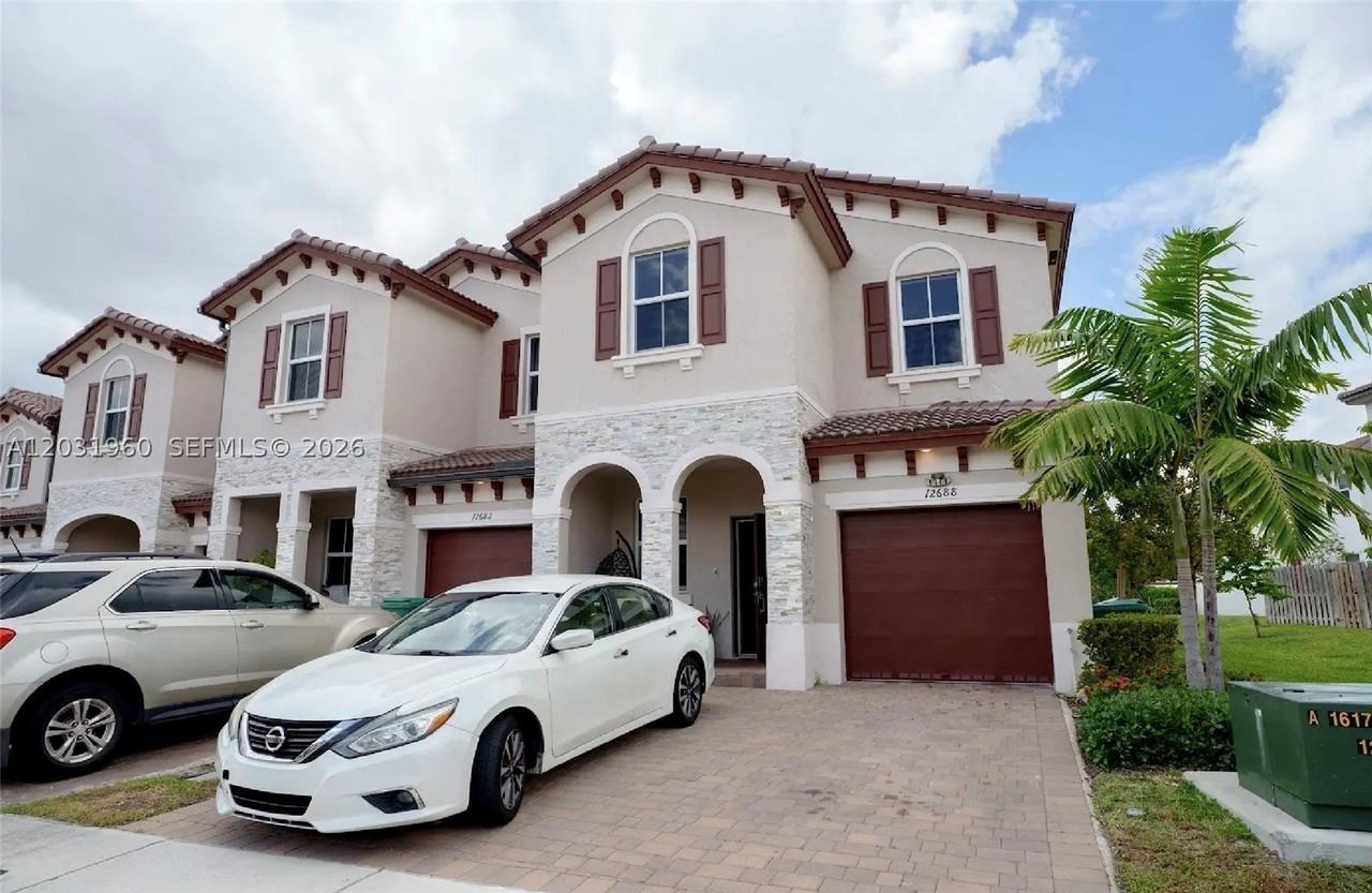 12688 Nw 23rd Pl #12688 - Photo 4 of 37