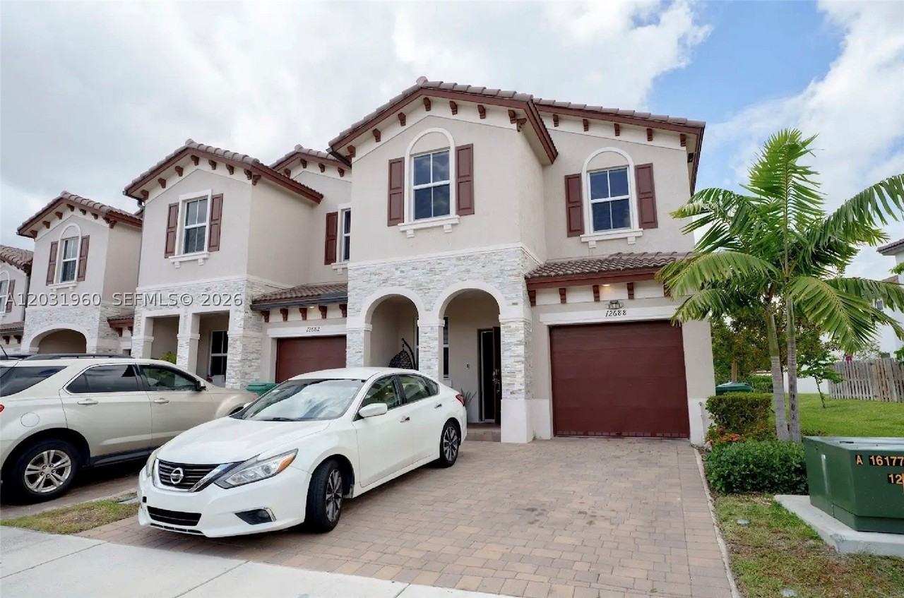 12688 Nw 23rd Pl #12688 - Photo 5 of 37