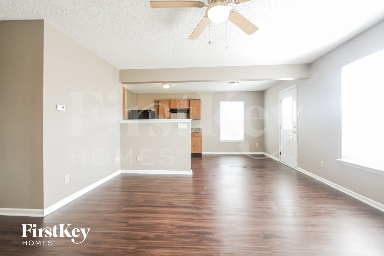 7912 Puckett Ln - Photo 4 of 16