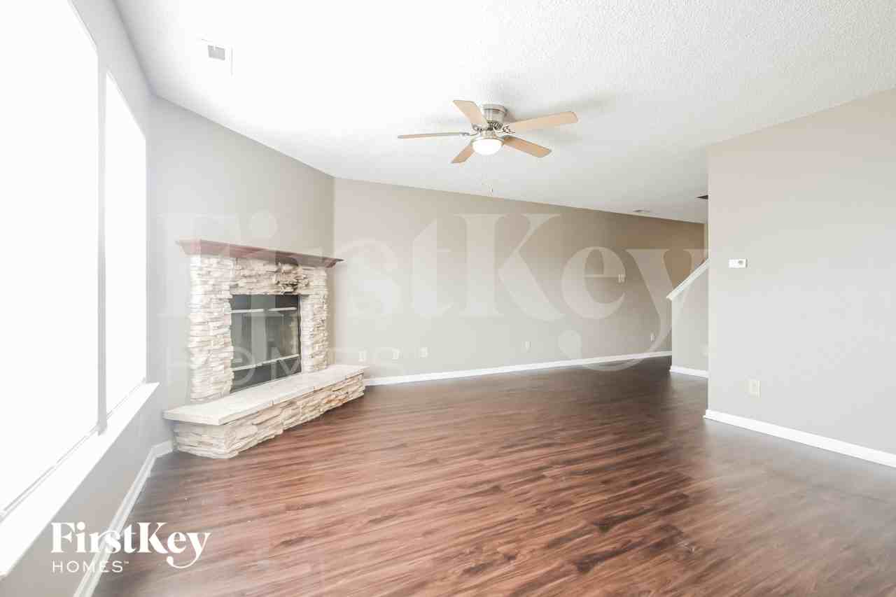 7912 Puckett Ln - Photo 5 of 16