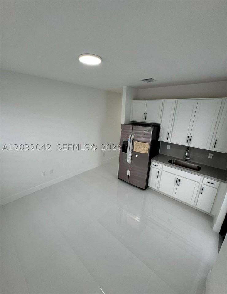 14429 Sw 19th St #1 - Photo 5 of 15