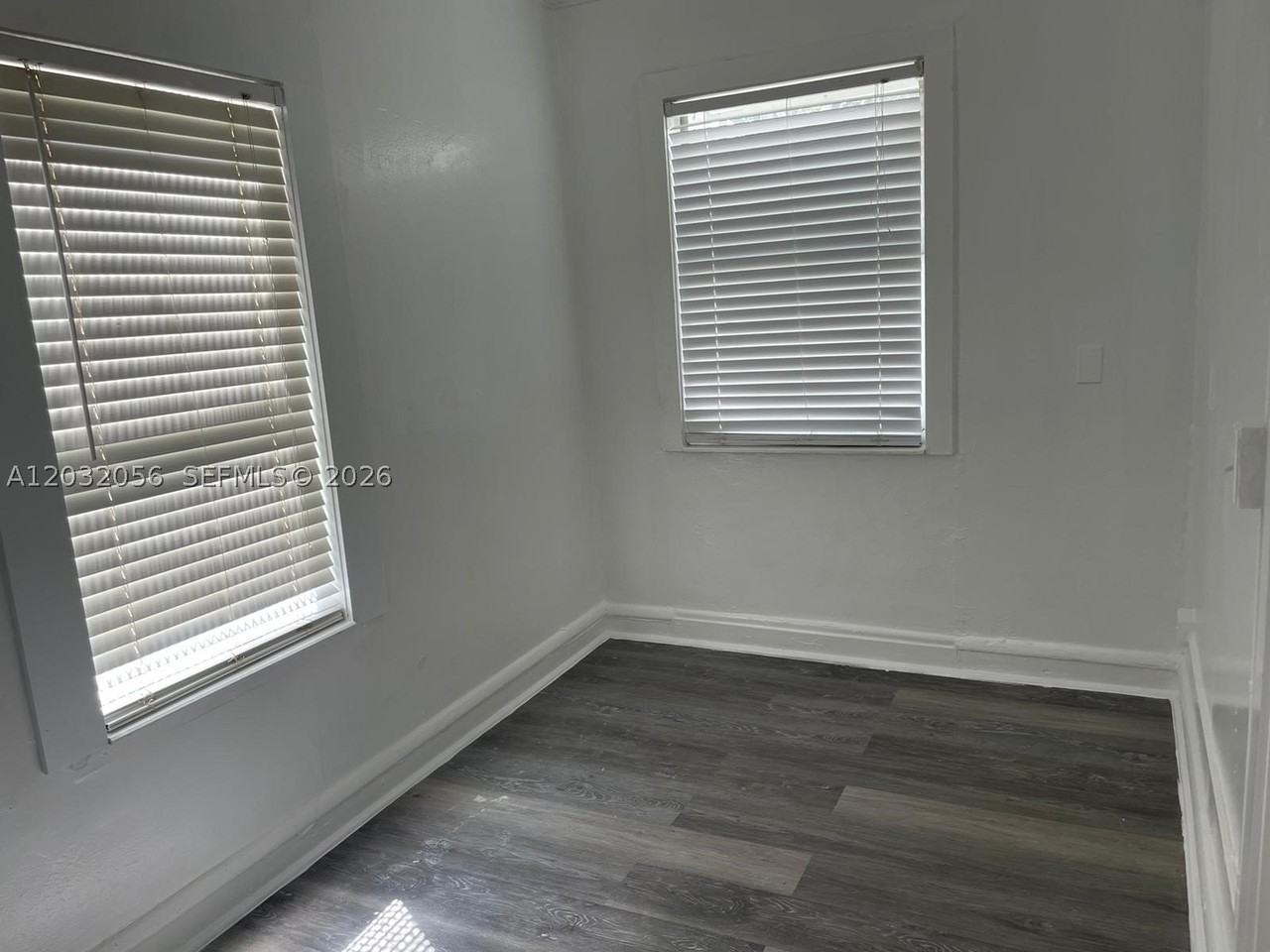 817 4th St #817 - Photo 5 of 14