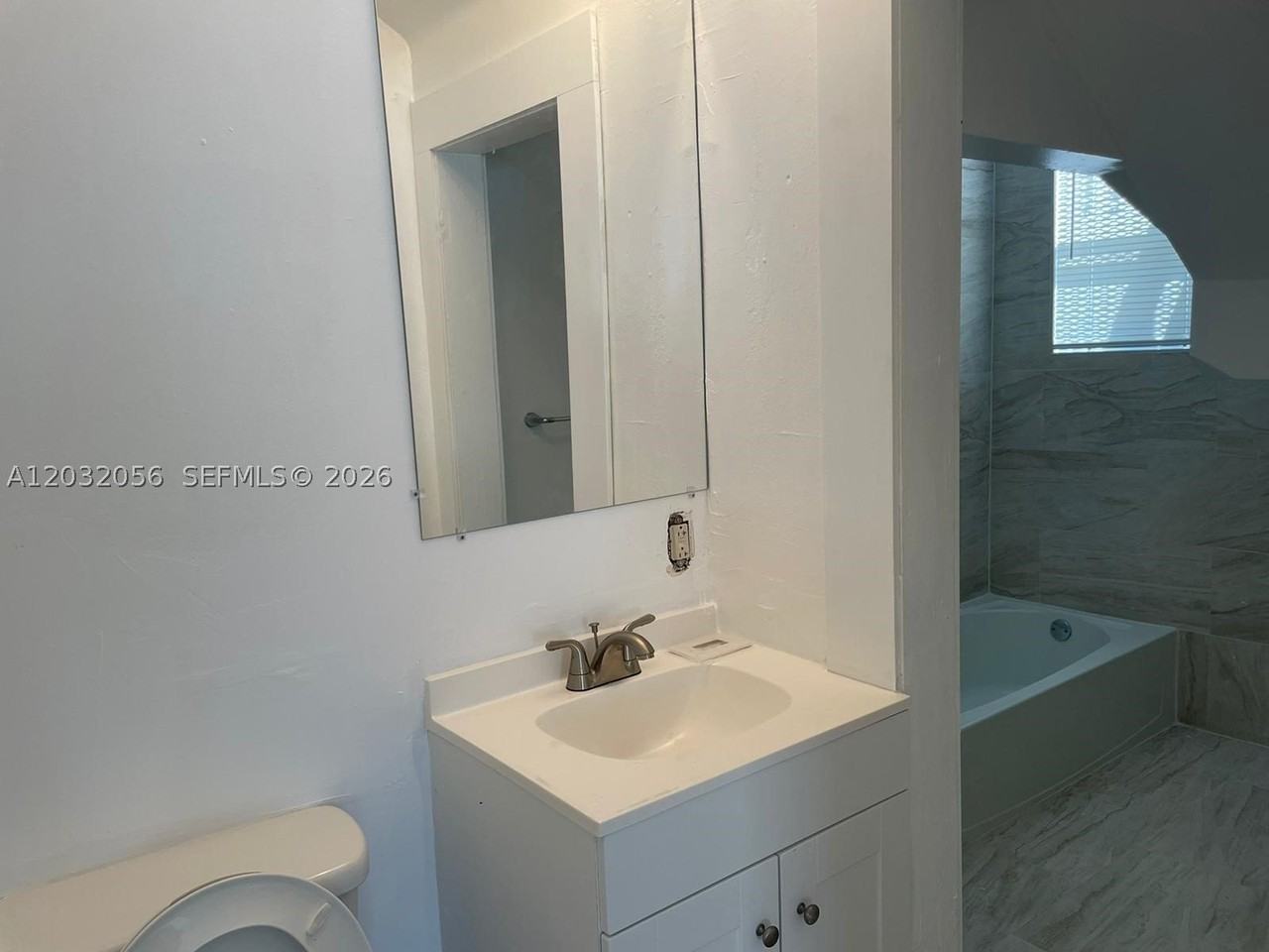 817 4th St #817 - Photo 6 of 14