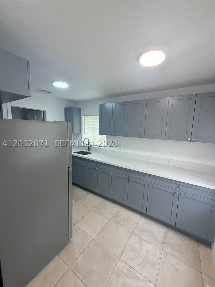 753 Sw 3rd Pl #753 - Photo 5 of 14
