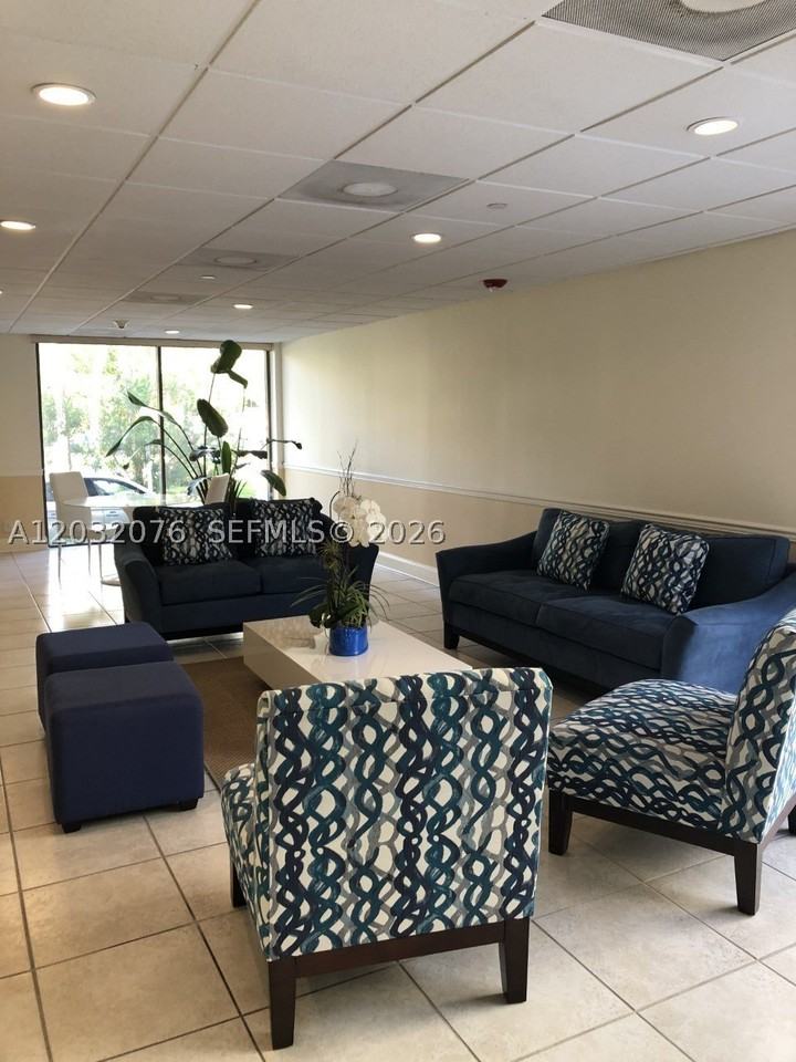 150 Ocean Lane Dr #4B - Photo 4 of 36