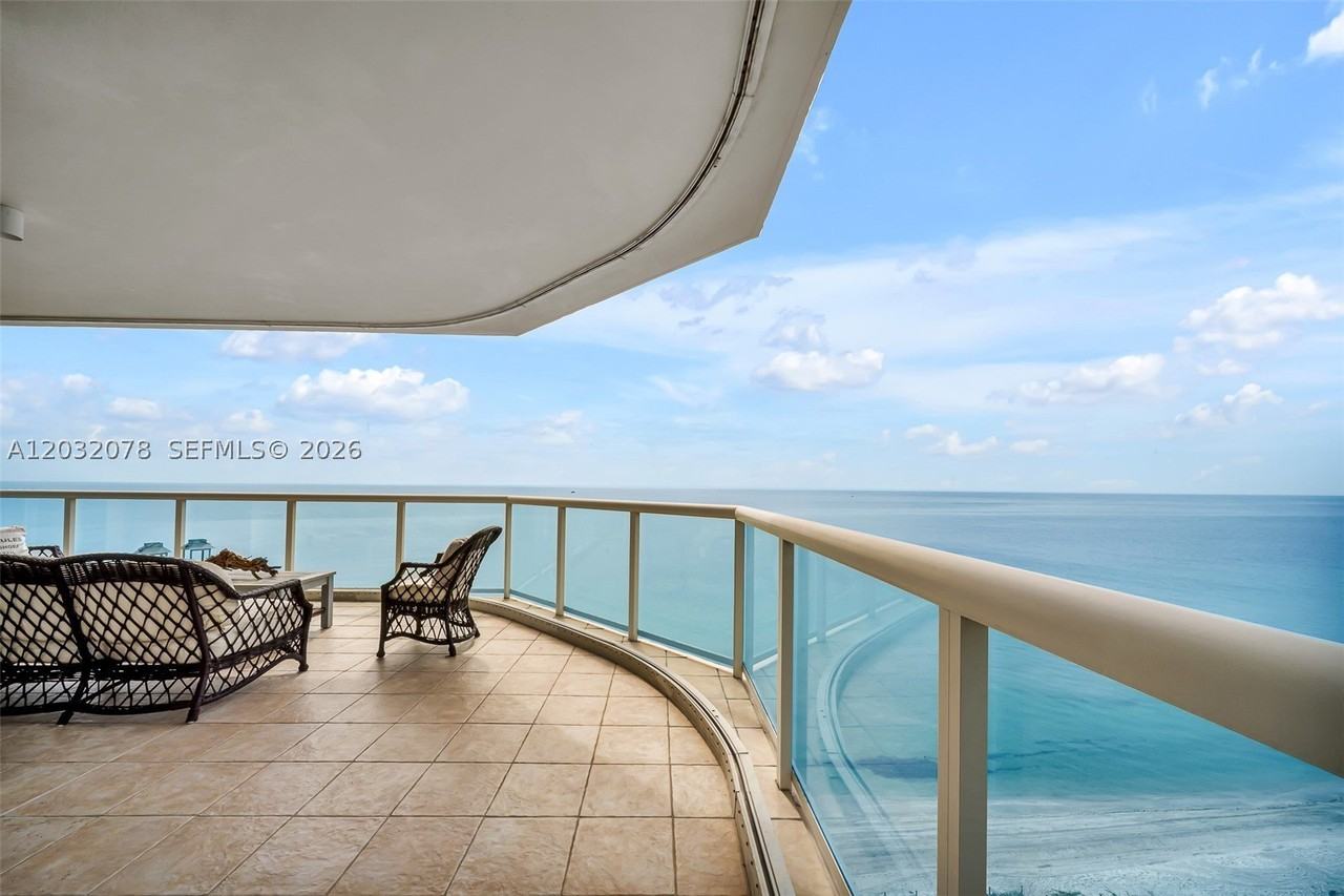 6051 N Ocean Dr #1501 - Photo 4 of 36
