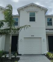 featured image of 652 Se Lake Falls St