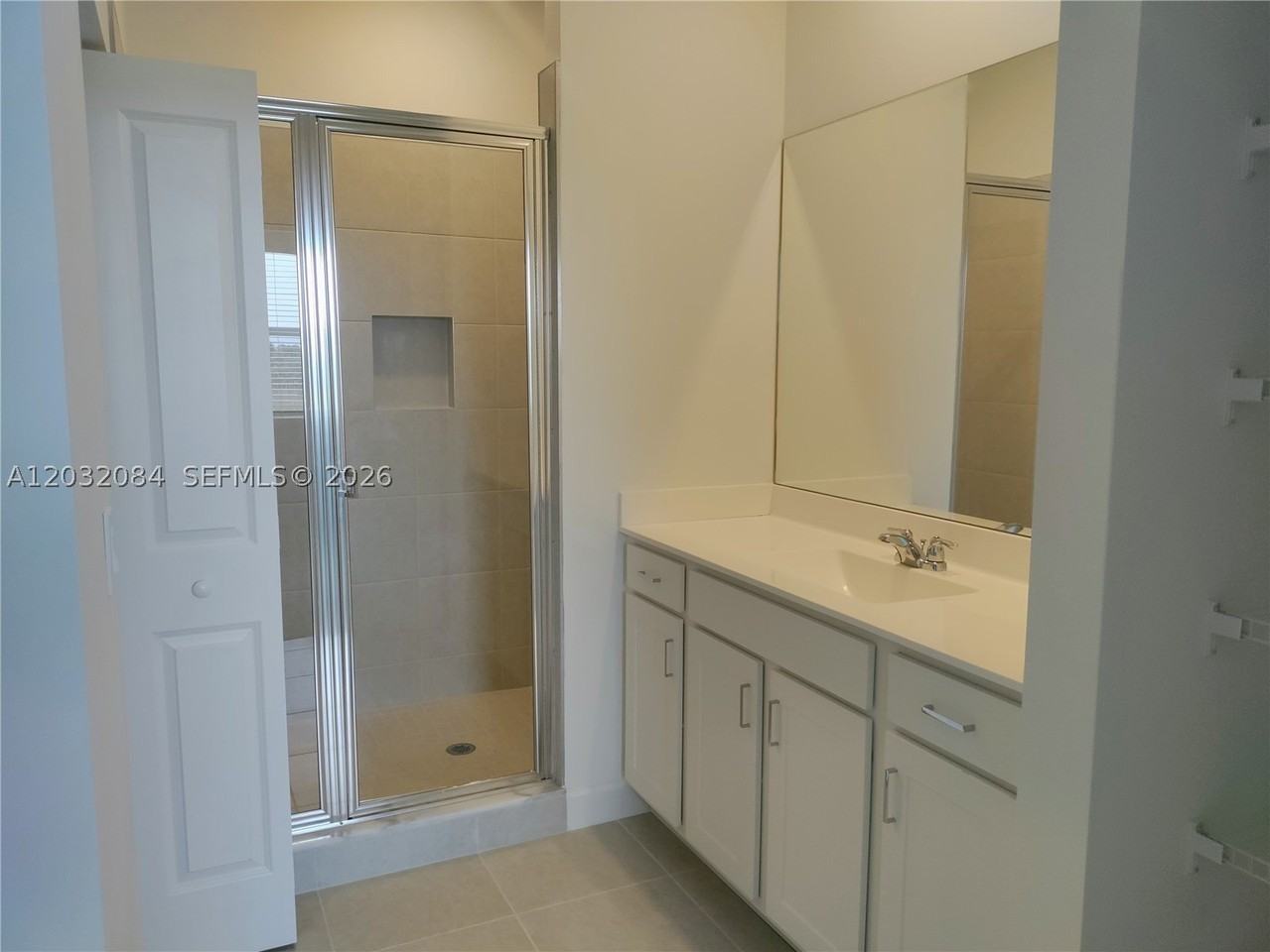 652 Se Lake Falls St - Photo 5 of 15