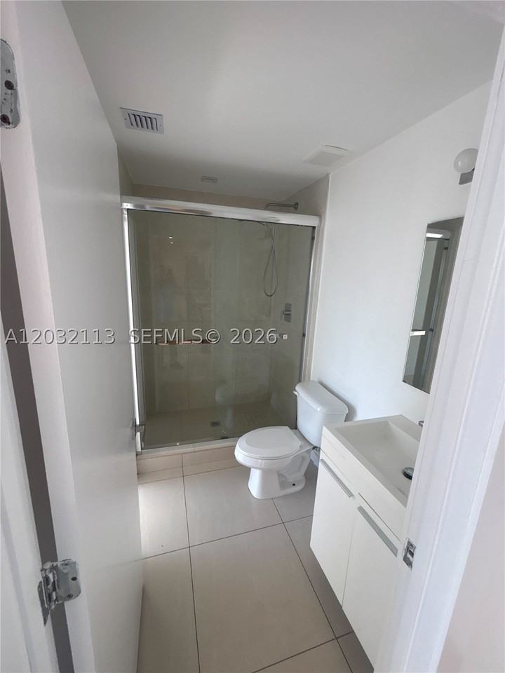 829 Sw 18th Ave #310 - Photo 5 of 10