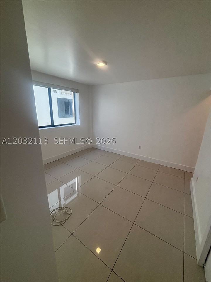 829 Sw 18th Ave #310 - Photo 7 of 10