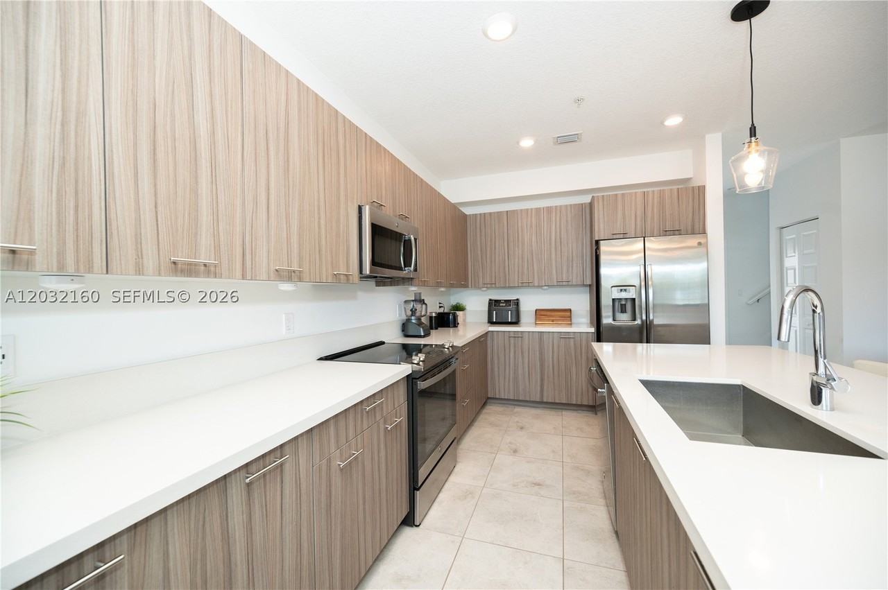 4640 Nw 84th Ave #12 - Photo 3 of 49