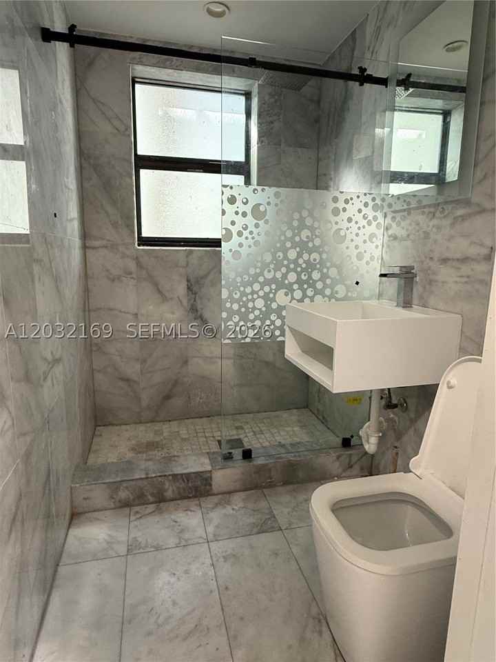 1560 Drexel Ave #103 - Photo 7 of 9