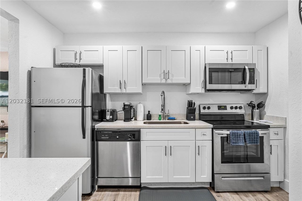 1521 Ne 118th Ter #1 - Photo 4 of 16