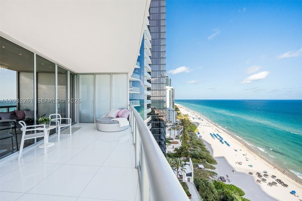 17121 Collins Ave #1802 - Photo 3 of 20