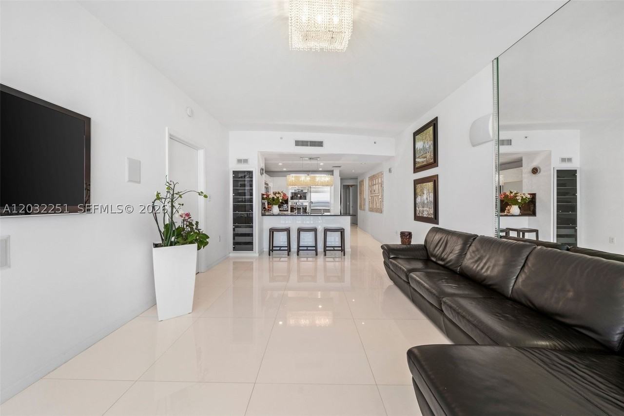 17121 Collins Ave #1802 - Photo 7 of 20