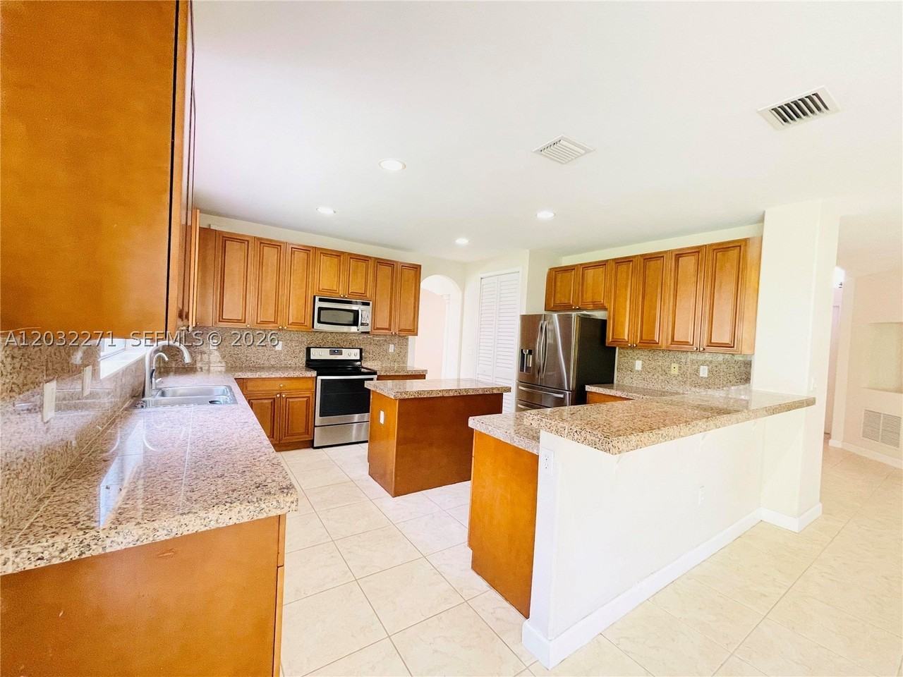 7427 Sw 189th St - Photo 2 of 50