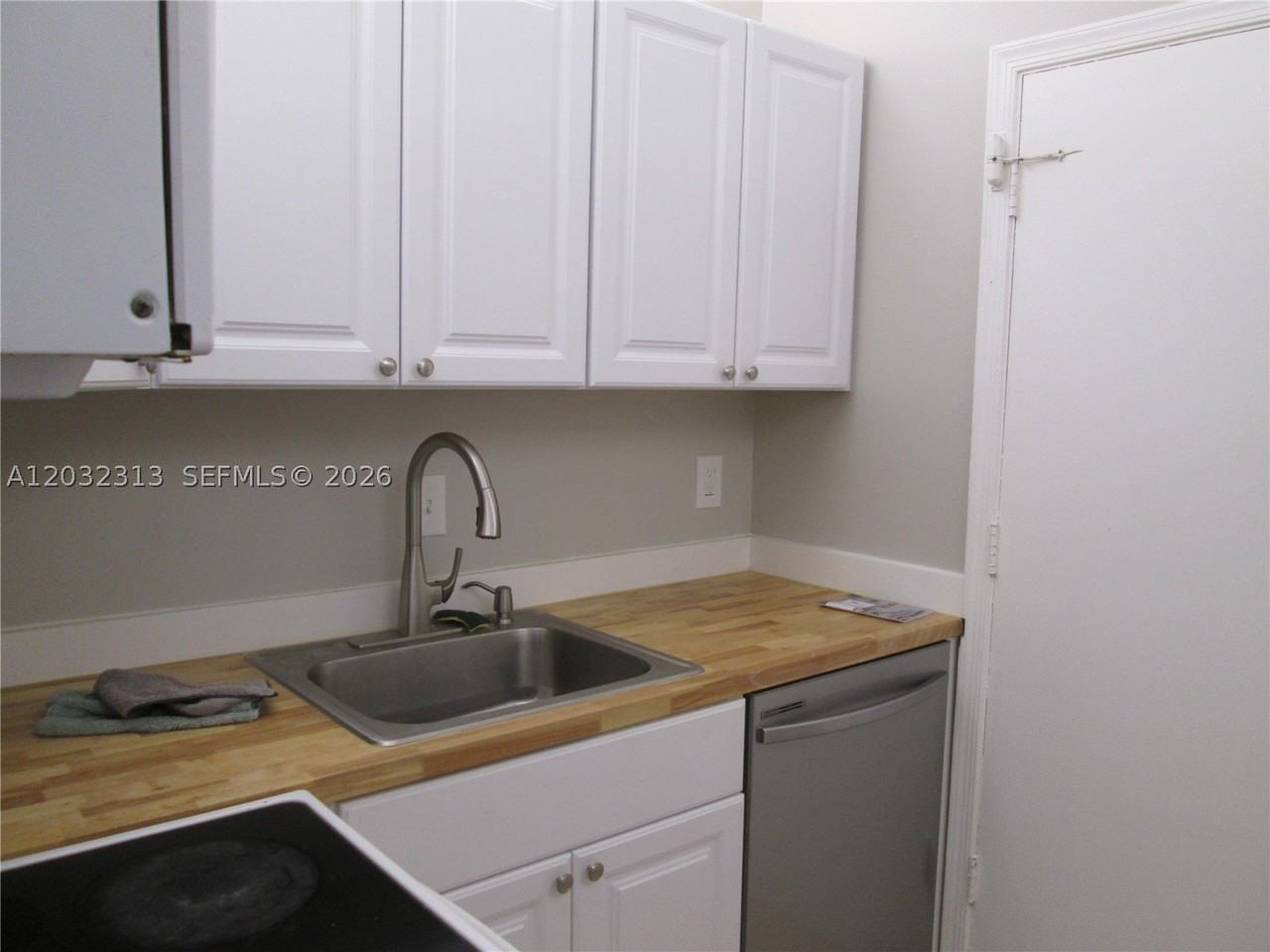 2250 Ne 66th St #1521 - Photo 3 of 12