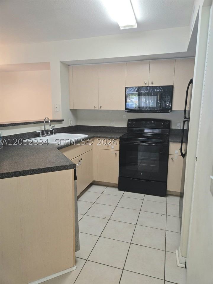 4151 San Marino Blvd #103 - Photo 6 of 17