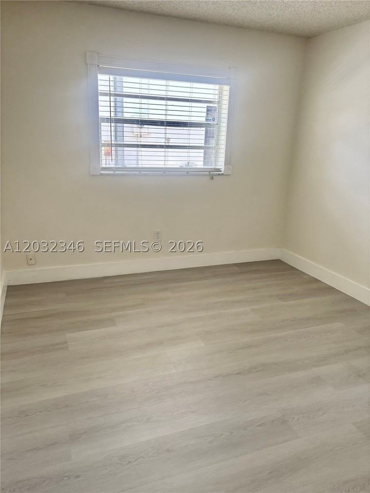 22745 Sw 65th Way #0 - Photo 6 of 21