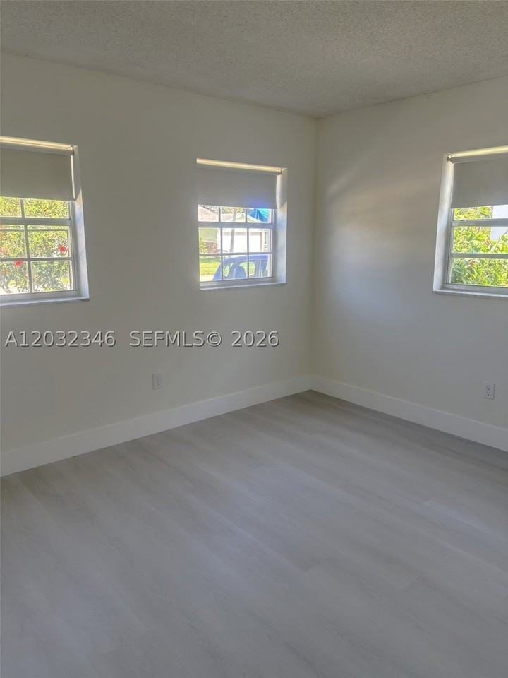 22745 Sw 65th Way #0 - Photo 7 of 21
