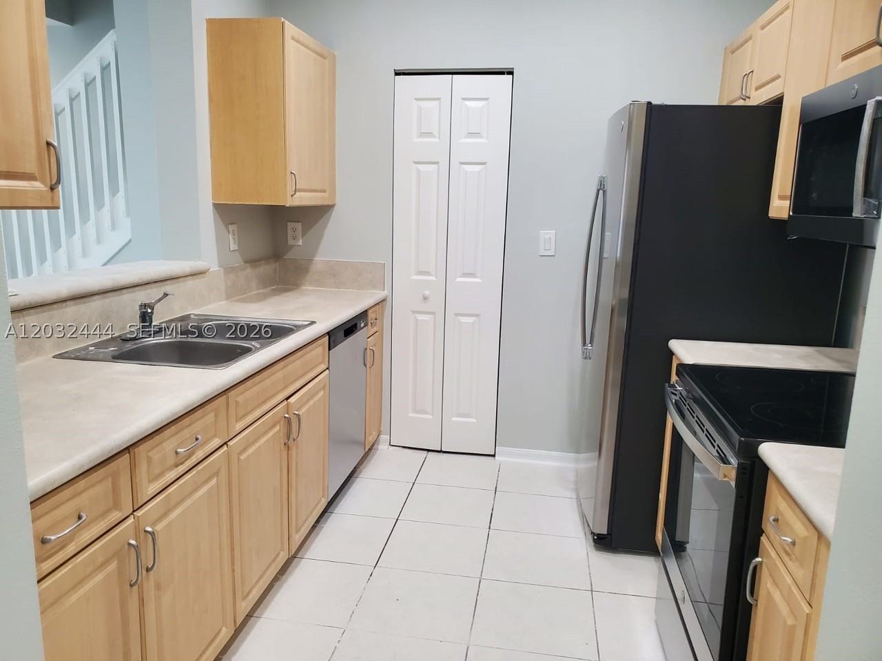2242 Ne 42nd Cir #2242 - Photo 5 of 22