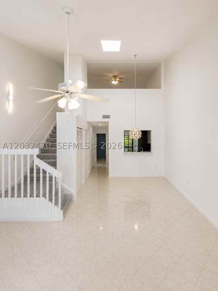 1445 Amanda St #1445 - Photo 6 of 15