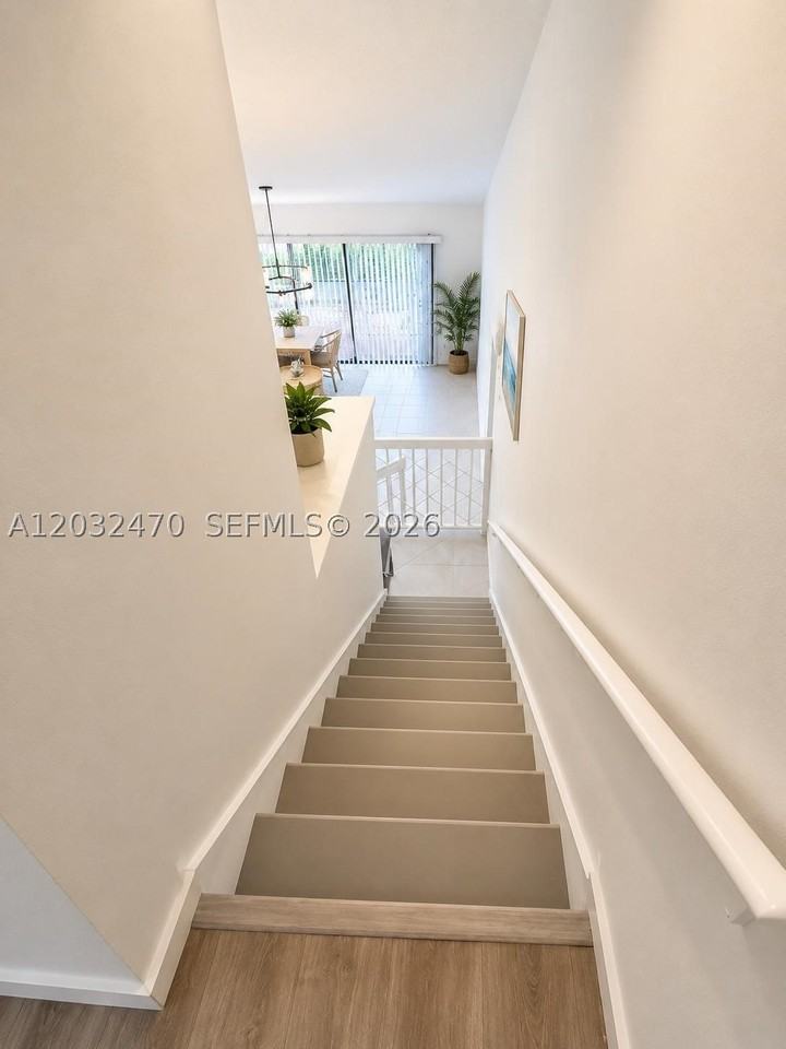 1445 Amanda St #1445 - Photo 7 of 15