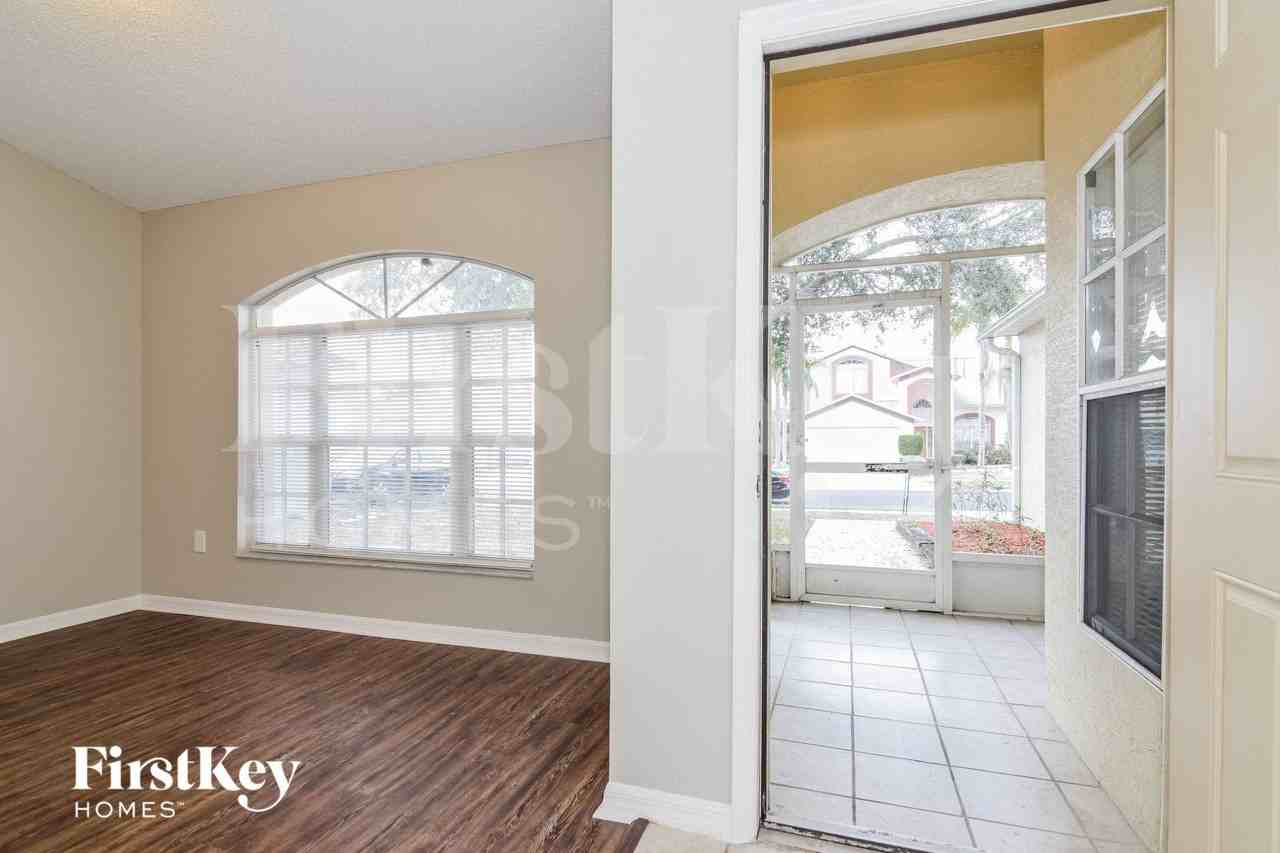 4705 Hunts Ct - Photo 3 of 15