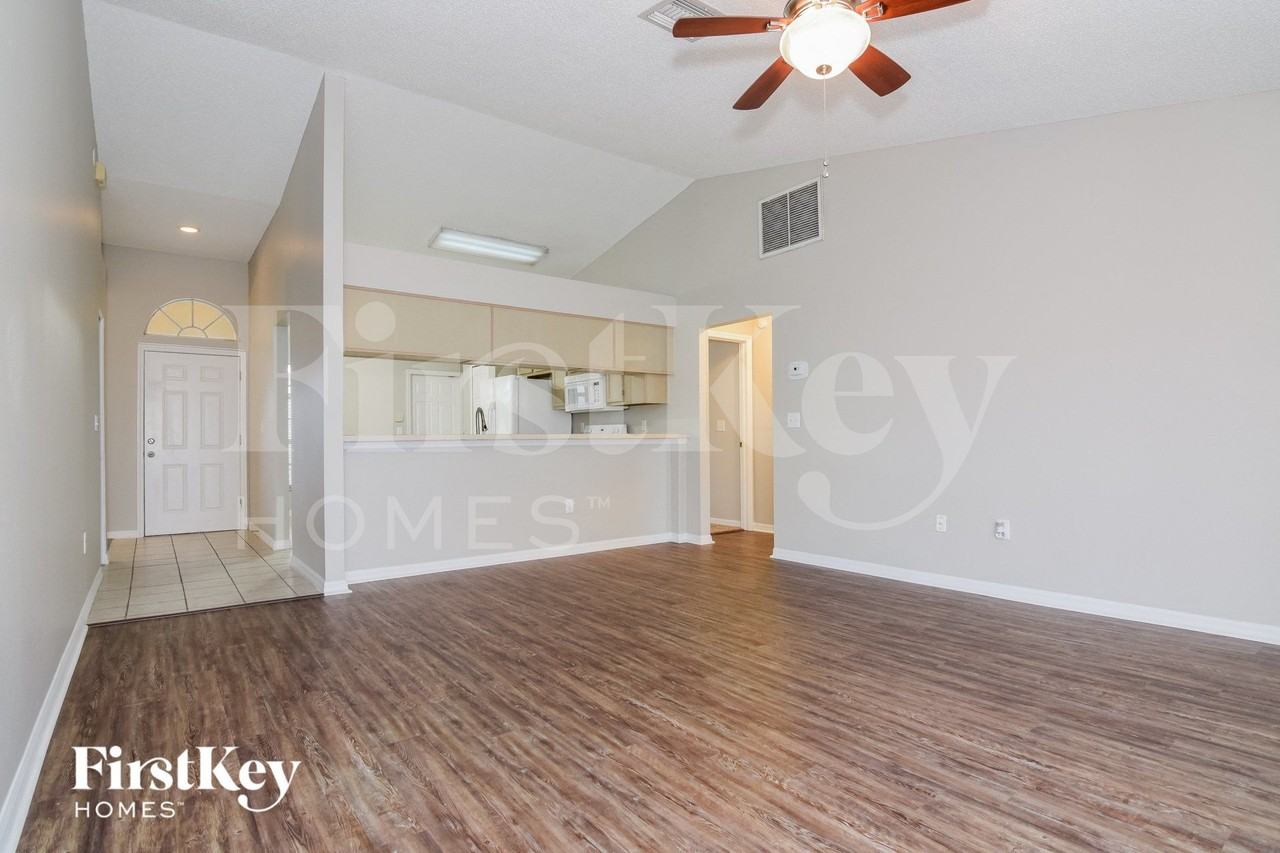 4705 Hunts Ct - Photo 5 of 15