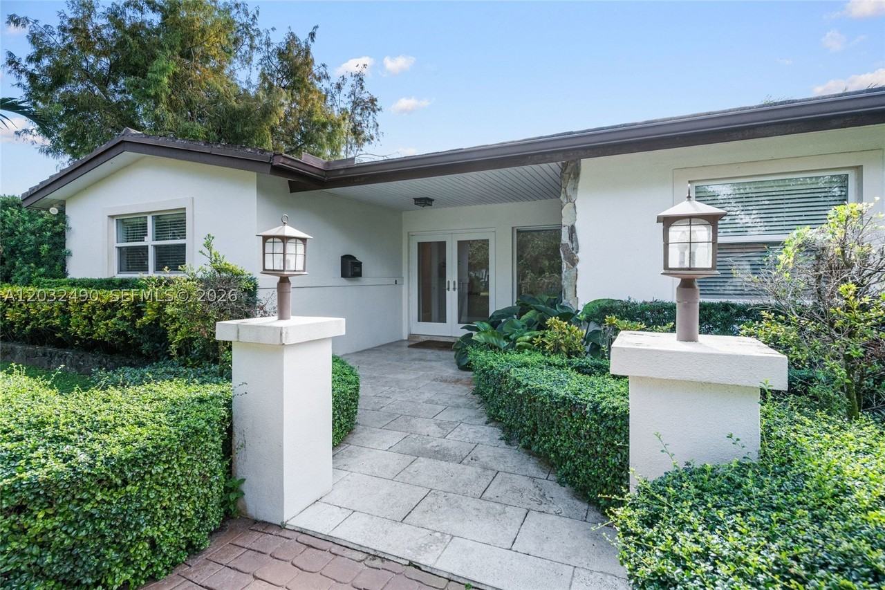 7360 Sw 115th St - Photo 3 of 18