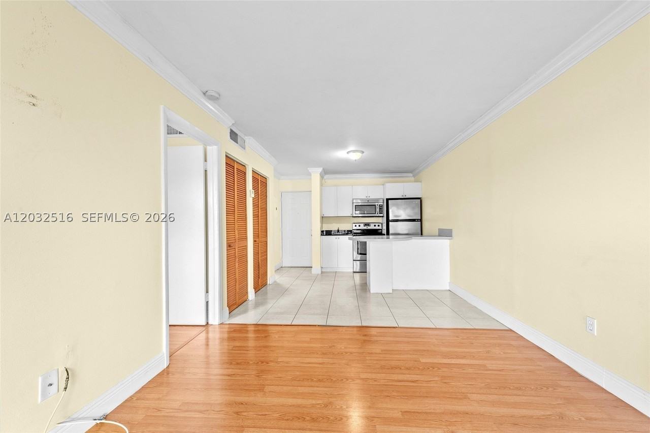 8240 Sw 210th St #106 - Photo 5 of 33